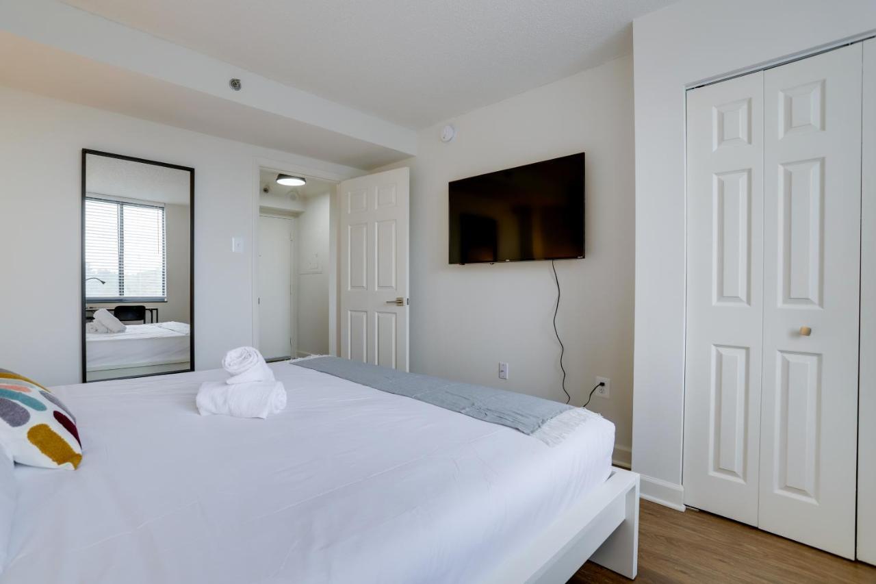 Modern & Charming Apt With Rooftop @Pentagon City Arlington Bagian luar foto