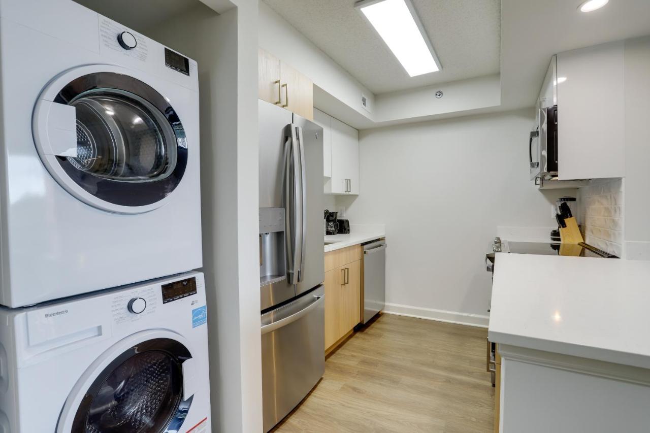Modern & Charming Apt With Rooftop @Pentagon City Arlington Bagian luar foto